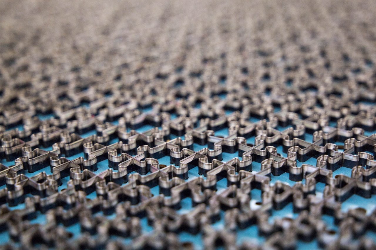 Varied cutting for maximum puzzling joy